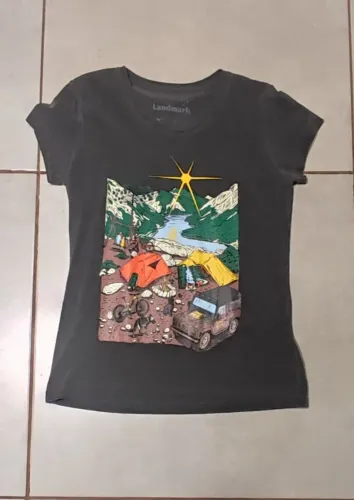 Camiseta casual feminina landmark T-SHIRTS