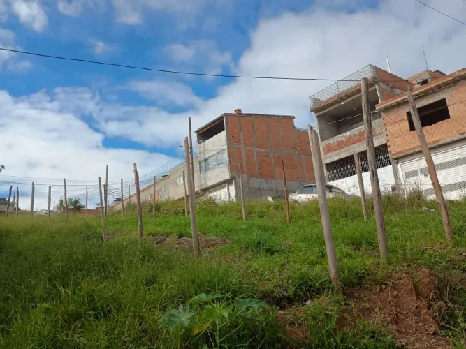 VENDO TERRENO 5X25 EXCELENTE E FAMILIAR