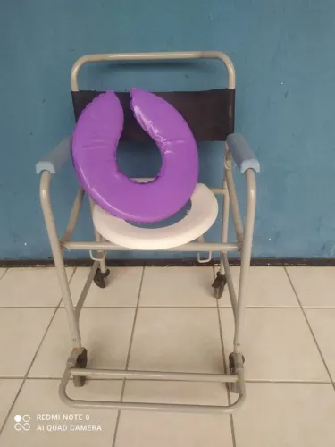 Cadeira de banho + Almofada em Gel