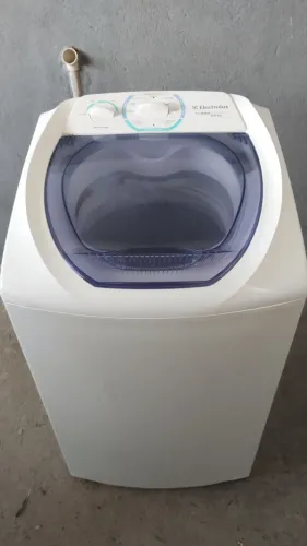 Electrolux 6 kg está toda revisada, garantia de 3 meses, faço a entrega 