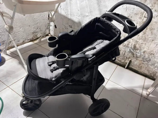 Vendo carrinho de bb 400,00