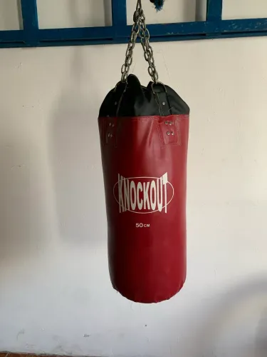 Saco de pancada Knockout 50 cm com corrente