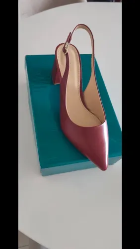 Slingback na cor vinho novo