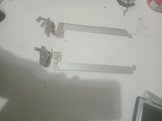 Dobradiças notebook dell 3400