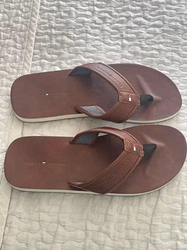 VENDO CHINELO TOMMY HILFIGER 42 NOVÍSSIMA , SEM USO  , 