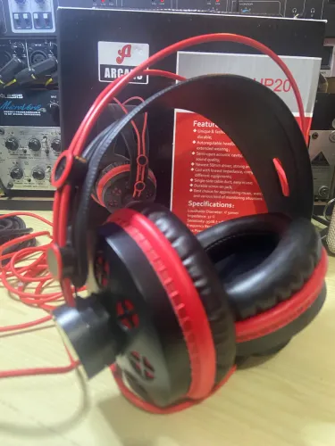 Fone de Estúdio Over Ear