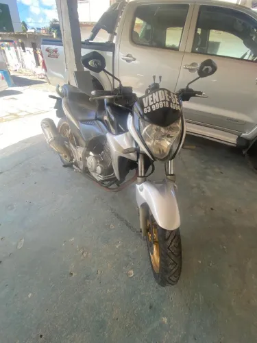 Moto 100% boa manutenção tudo em perfeito funcionamento, interessados chama: *94
