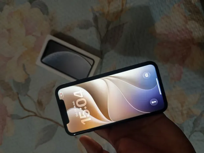 iPhone 11 todo original,sem peças trocadas, 64gb a saúde da bateria70%poucas.marcas.de uso