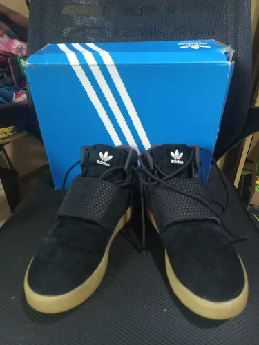 Tênis Adidas masculino Tubular Invader alça camurça preta n 39