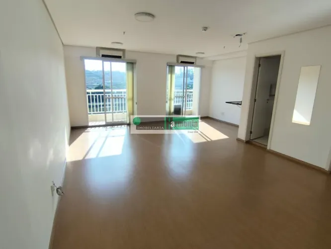 Conjunto c/ 45m², Sacada, 2 Wcs e 2 Vagas na Avenida Nações Unidas c/ Mario Lopes Leão.