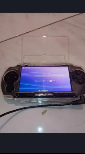 450 REAIS PRA SAIR RAPIDINHO? PSP 3010 Piano Black + UMD FIFA 11 + CASE TRANSPARENTE?
