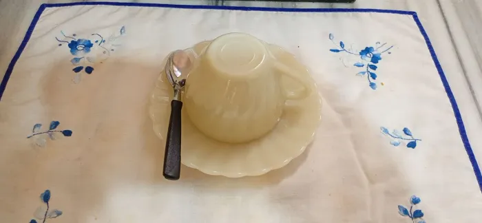 CHICARA DE CHÁ, COM PIRES (COLOREX RETRO),PARA COLECIONADOR
