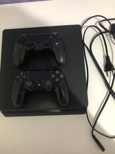 Vendo ps4 slim usado