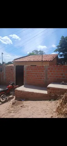 Vende-se uma casa