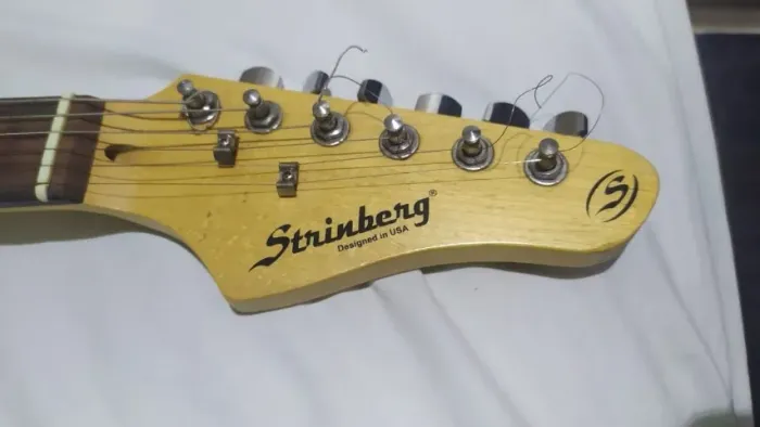Guitarra Stingberg