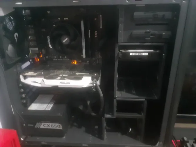 Computador gamer com led