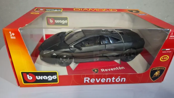 Lamborghini preta 1:18 