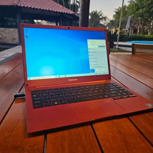 Notebook Positivo Motion Red
