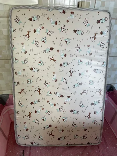 BERÇO VOYAGE + COLCHÃO 