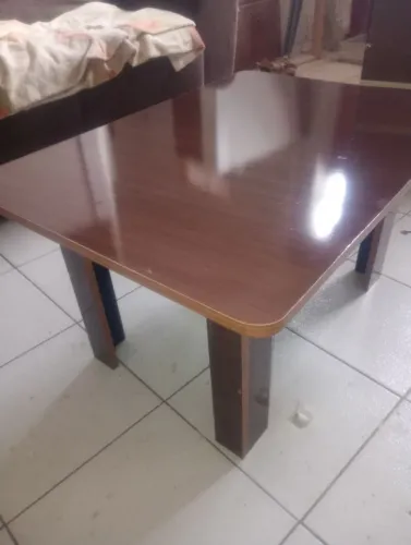 Mesa de centro 100% MDF no tom amadeirado 