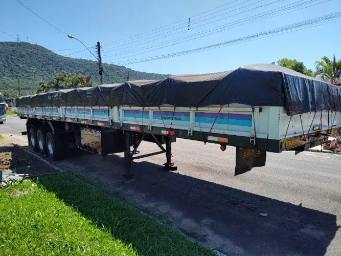 Carreta SR Guerra LS 2006 com Pneus