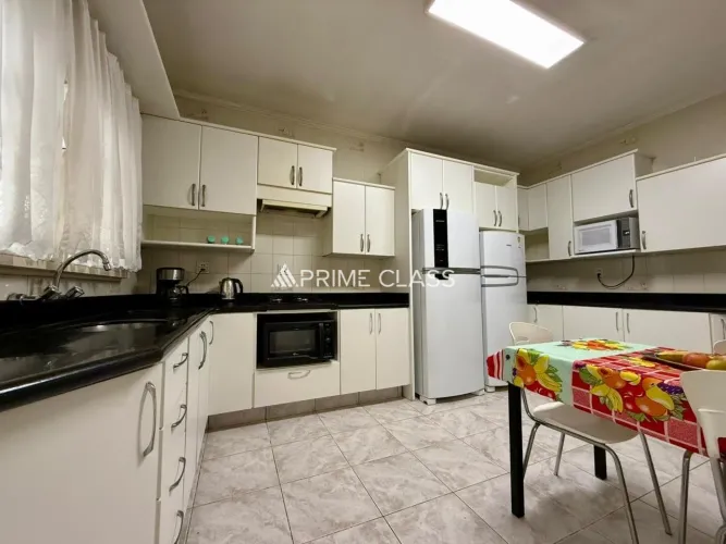 Sobrado 4 dormitórios sendo 4 suítes, semimobiliado, espaço gourmet, piscina, Bairro Fátim