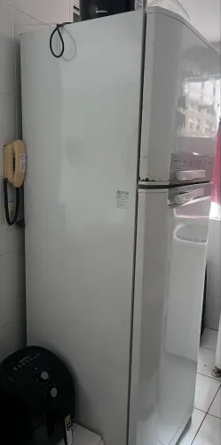 Geladeira Duplex funcionando apenas o congelador - Para conserto ou retirada de peças