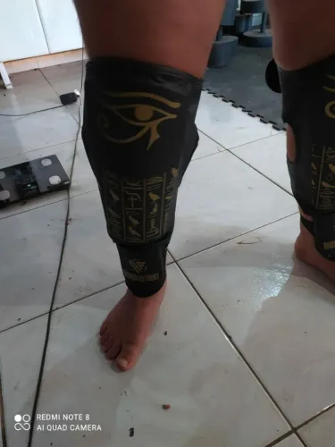 Caneleira Hórus artes marciais