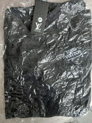 Camiseta masculina preta NOVA