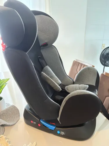 Cadeirinha bebê para Auto Cosco Kids Progress - 0 a 36kg - R$ 400,00