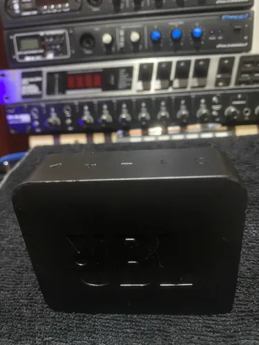 Processador de áudio Behringer Virtualizer