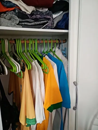 Guarda roupa, porta de correr 250 reais 