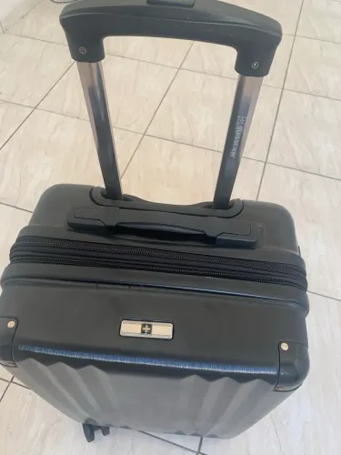 Mala de bordo Suissewin preta tamanho P