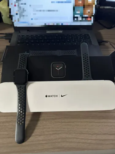 Apple Watch Serie 5 Nike + Carregador + Pulseira