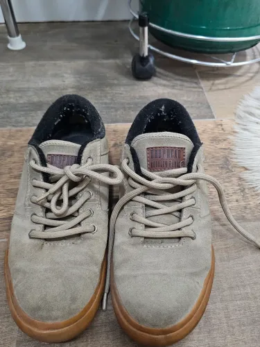 TENIS DROP DEAD SKATISTA CAMURÇA NO ESTILO E NOVÍSSIMO!