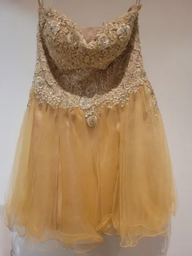 Vestido debutante curto
