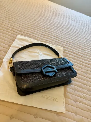 Bolsa Arezzo em couro