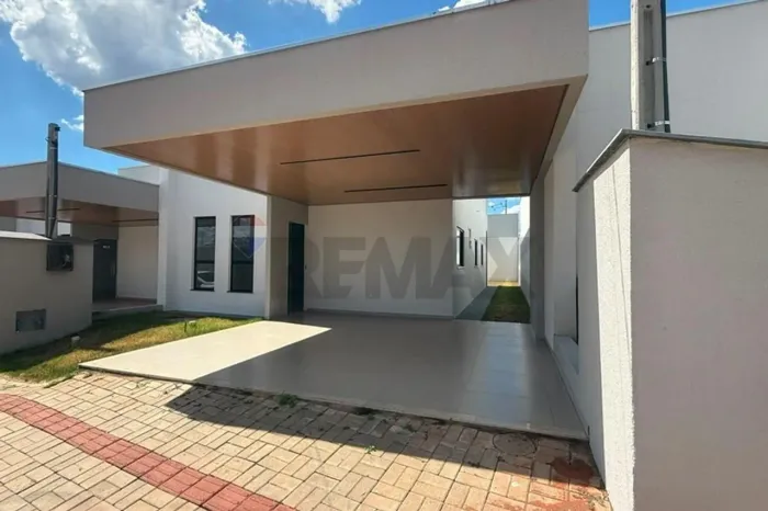 CASA A VENDA NO CONDOMINIO FECHADO - CASAS IPÊS