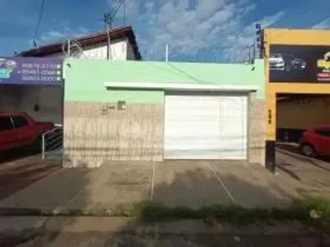 Excelente Casa Comercial a venda em TERESINA