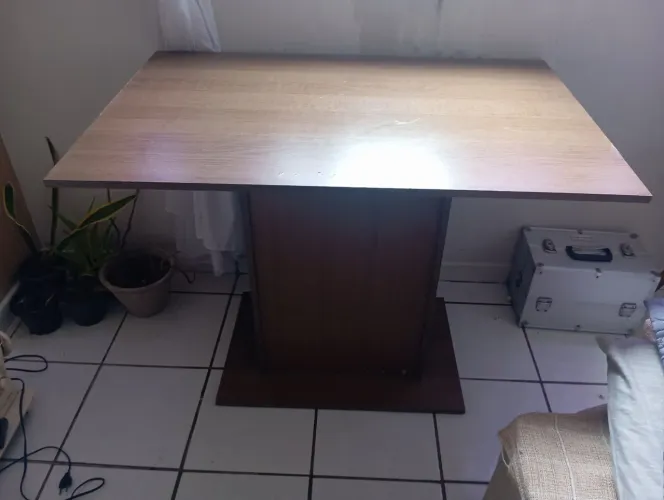 Mesa para 4 cadeiras 