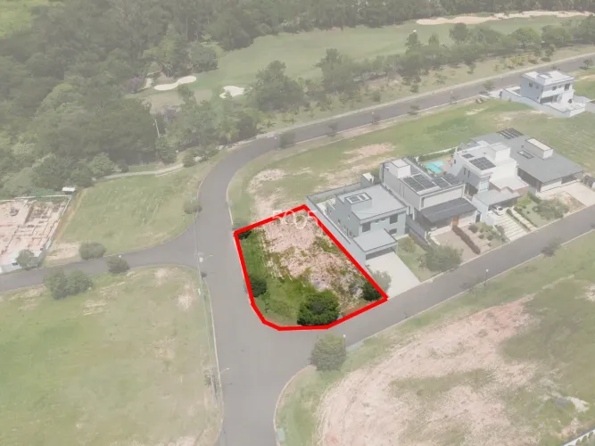Terreno à venda no condomínio Villas do Golf, com 611m² de área útil. Excelente lote com ó