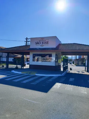 Condomínio Residencial São José - Casa com 3 dorms sendo 1 suíte - Venda - Taubaté/SP.