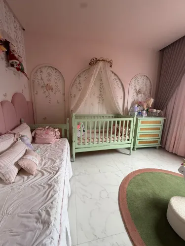 MÓVEIS DE BEBÊ COMPLETOS COM BERÇO MINI CAMA E CÔMODA TODOS DE MADEIRA MACIÇA