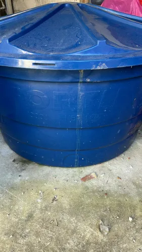 Vendo caixa d?água 