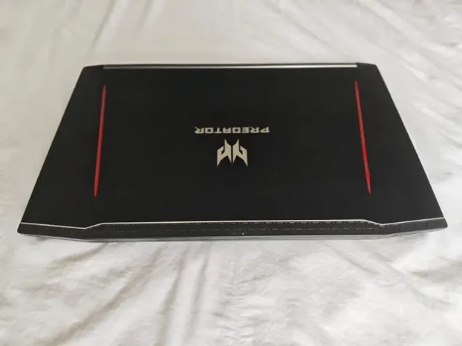 Notebook Gamer Acer Predator Helios 300 G3-572 - i7-7700HQ, GTX 1060 6GB, 32GB RAM