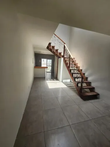 Casa para venda possui 110 metros quadrados com 2 quartos