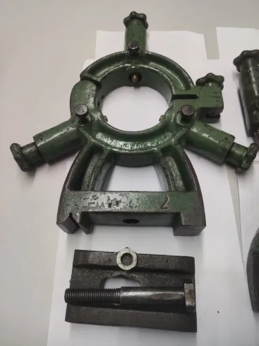 Vende-se duas lunetas em bom estado para torno mecanico