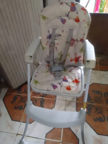 Cadeira de  alimentação 
