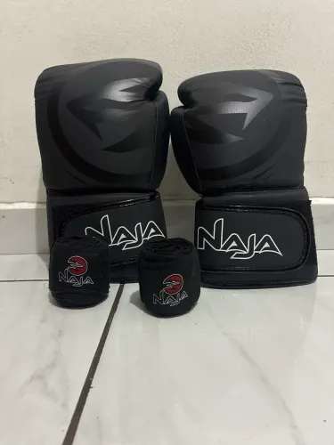Luva de muay thai Naja- 14 oz+ Bandagem