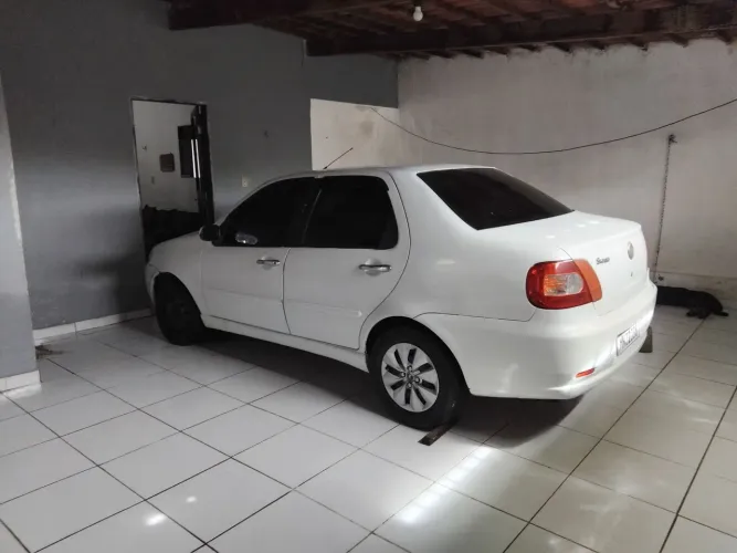 Fiat Siena HLX 1.8 MPI Flex 8V 4P 2007